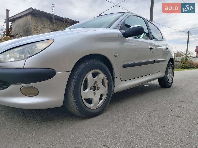 Хэтчбек Peugeot 206 1999 в Стрые
