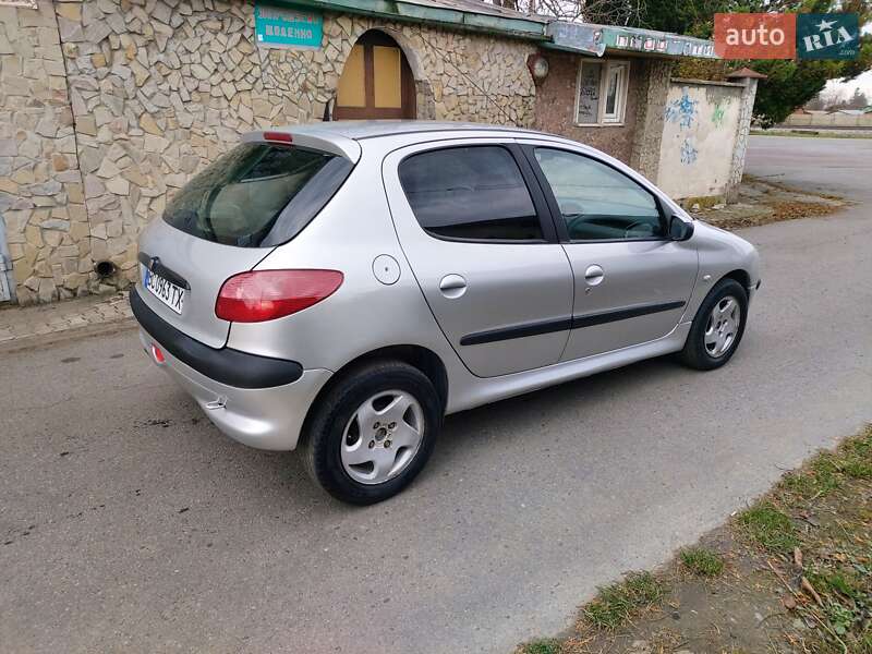 Хэтчбек Peugeot 206 1999 в Стрые