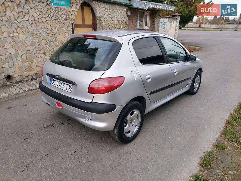 Хэтчбек Peugeot 206 1999 в Стрые