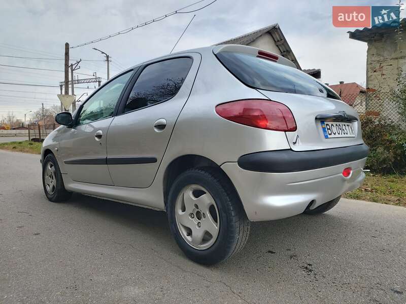 Хэтчбек Peugeot 206 1999 в Стрые