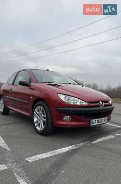 Хэтчбек Peugeot 206 2001 в Буче