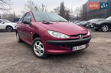 Хэтчбек Peugeot 206 2004 в Киеве