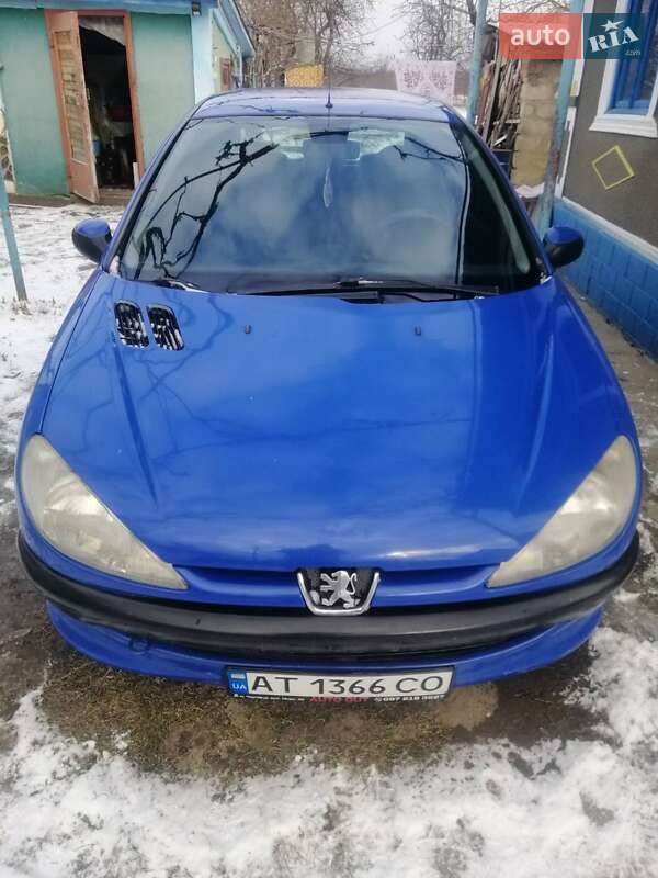 Хетчбек Peugeot 206 2001 в Новодністровську