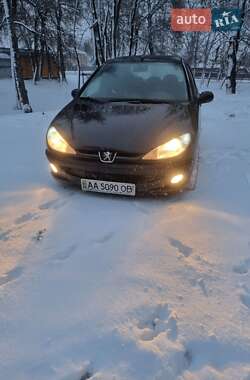 Хетчбек Peugeot 206 2005 в Ічні