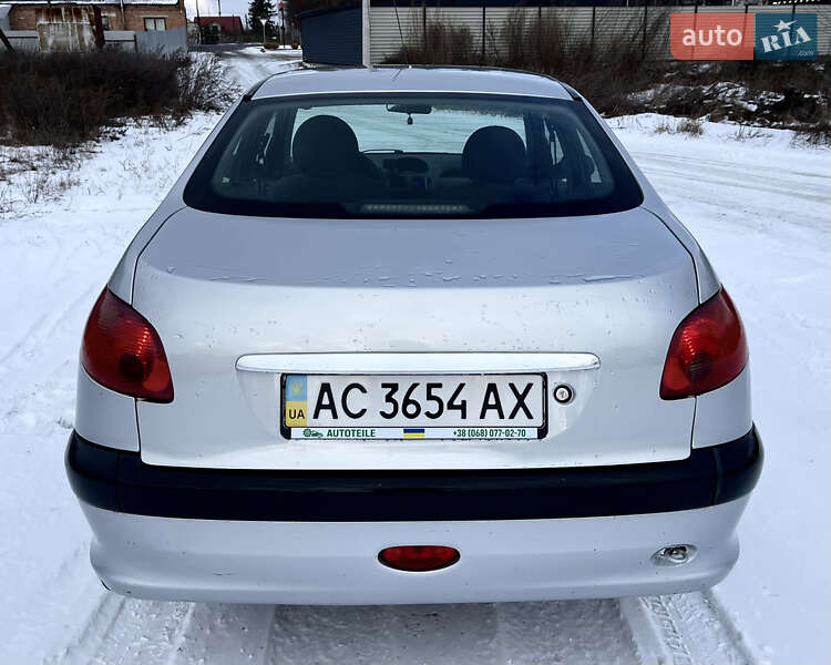 Седан Peugeot 206 2009 в Луцьку