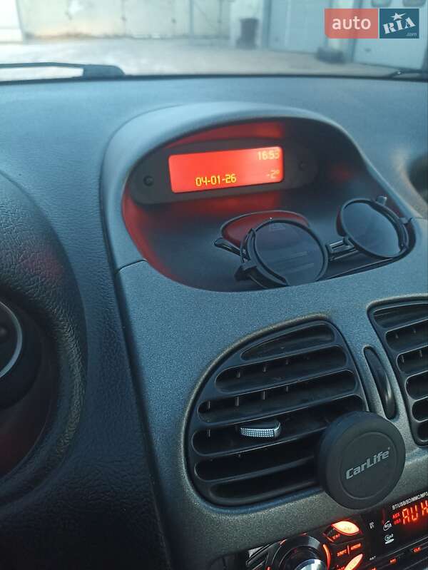 Кабріолет Peugeot 206 2004 в Болехові фото 12 Кабріолет Peugeot 206 2004 в Болехові