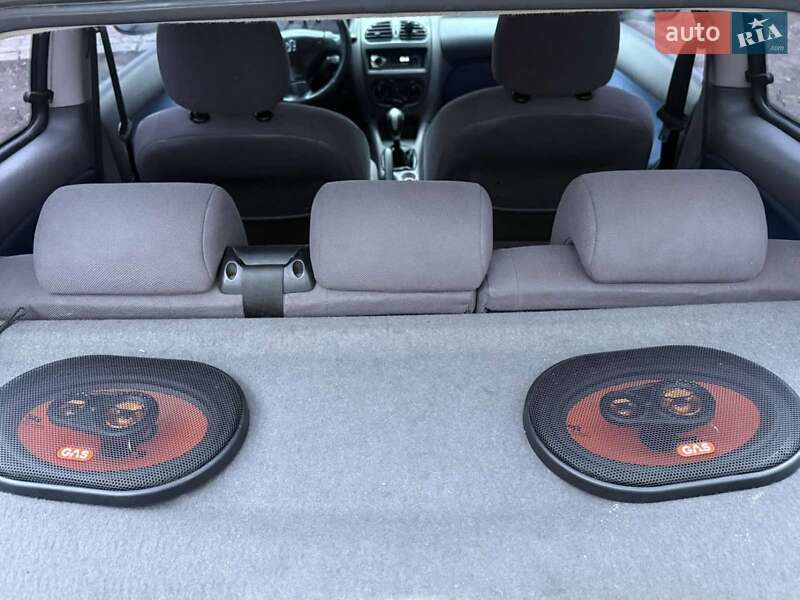 Хэтчбек Peugeot 206 2002 в Запорожье