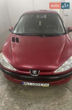 Хетчбек Peugeot 206 2005 в Узині