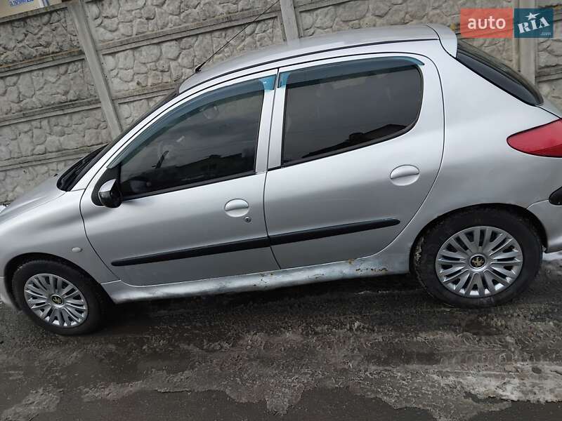 Хэтчбек Peugeot 206 2005 в Виннице