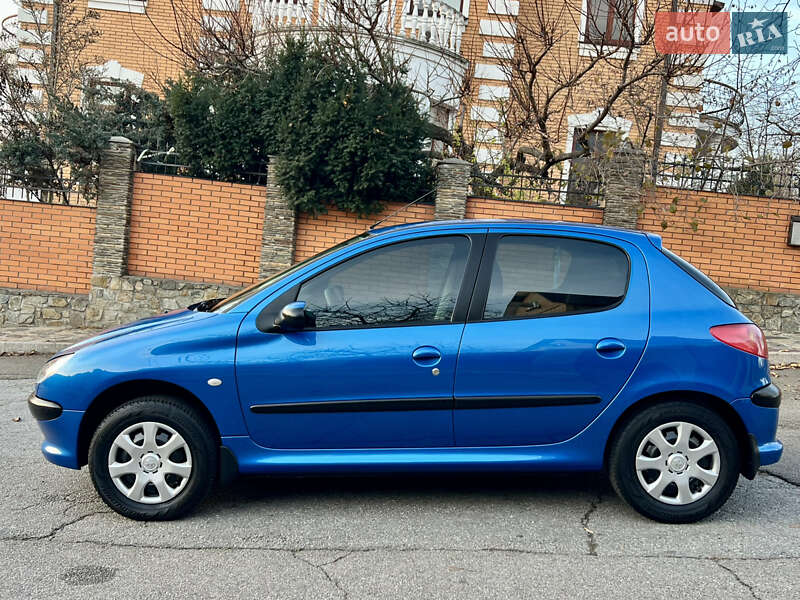 Хэтчбек Peugeot 206 2004 в Киеве фото 9 Хэтчбек Peugeot 206 2004 в Киеве