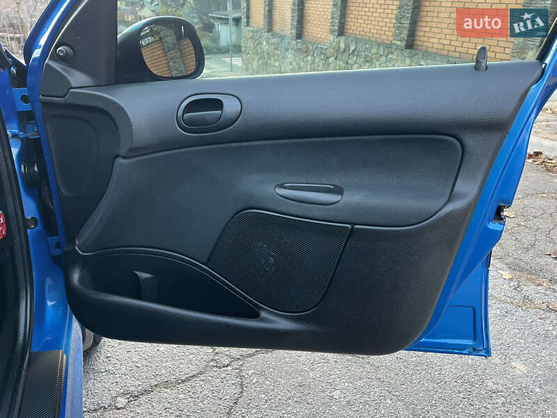 Хэтчбек Peugeot 206 2004 в Киеве фото 41 Хэтчбек Peugeot 206 2004 в Киеве