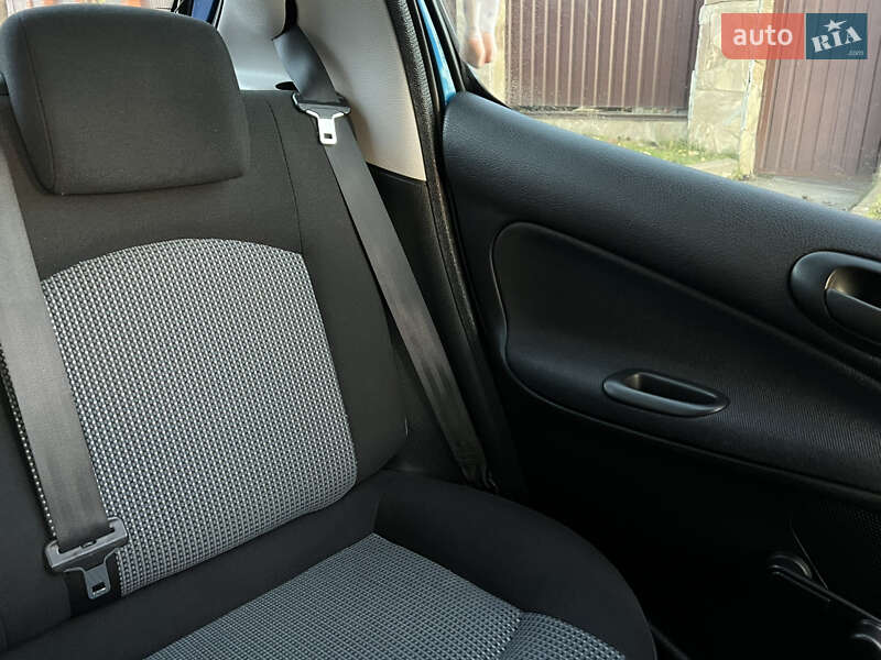 Хэтчбек Peugeot 206 2004 в Киеве фото 57 Хэтчбек Peugeot 206 2004 в Киеве