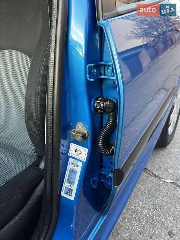 Хэтчбек Peugeot 206 2004 в Киеве фото 68 Хэтчбек Peugeot 206 2004 в Киеве