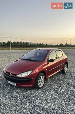 Хетчбек Peugeot 206 2002 в Чернівцях
