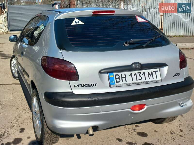 Хэтчбек Peugeot 206 2002 в Одессе