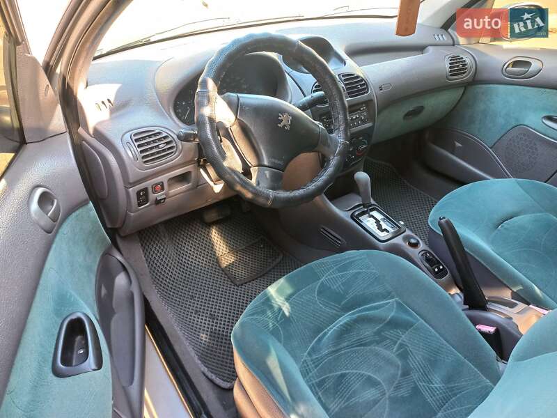 Хэтчбек Peugeot 206 2002 в Одессе
