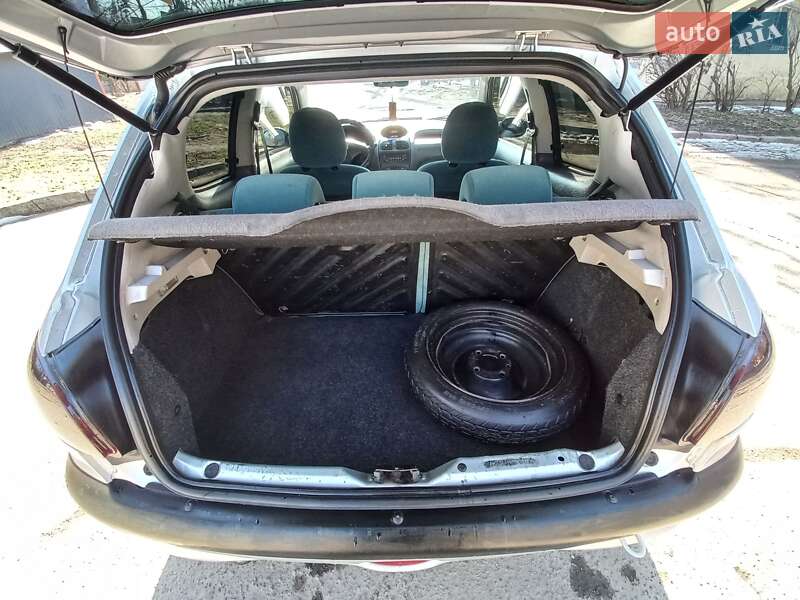 Хэтчбек Peugeot 206 2002 в Одессе