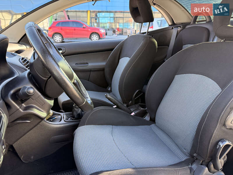 Кабриолет Peugeot 206 2003 в Киеве фото 8 Кабриолет Peugeot 206 2003 в Киеве