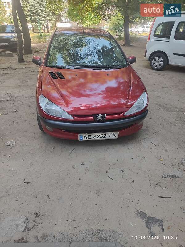 Хэтчбек Peugeot 206 2005 в Днепре