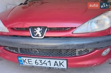 Хетчбек Peugeot 206 2005 в Дніпрі