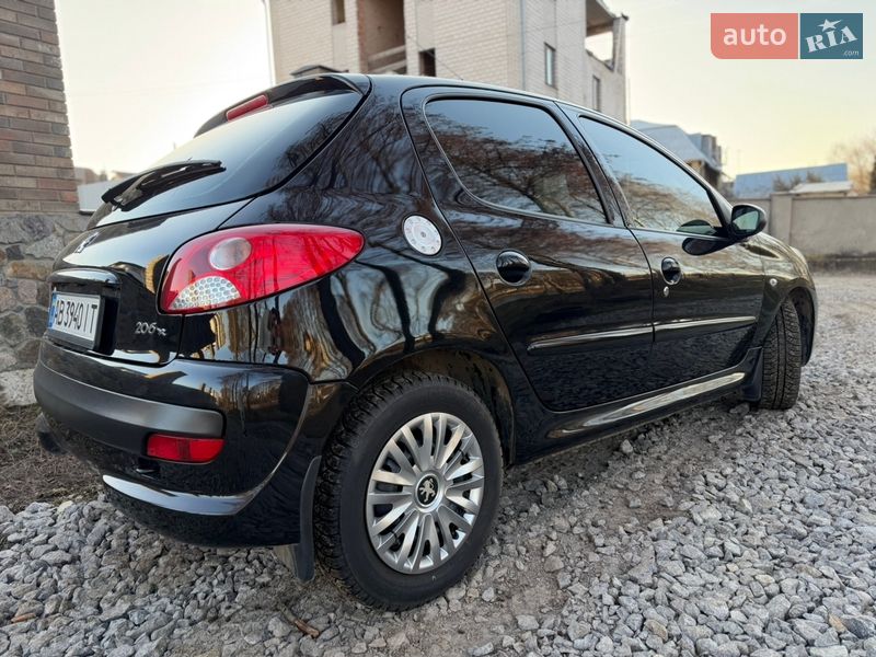 Седан Peugeot 206 2011 в Виннице