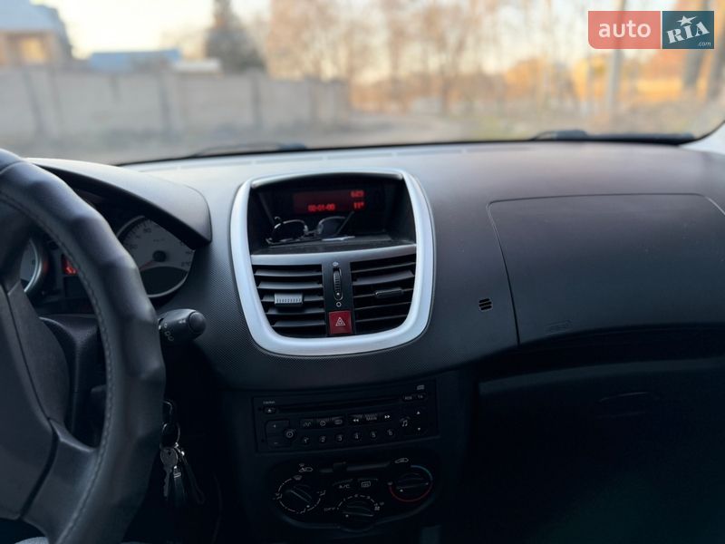 Седан Peugeot 206 2011 в Виннице