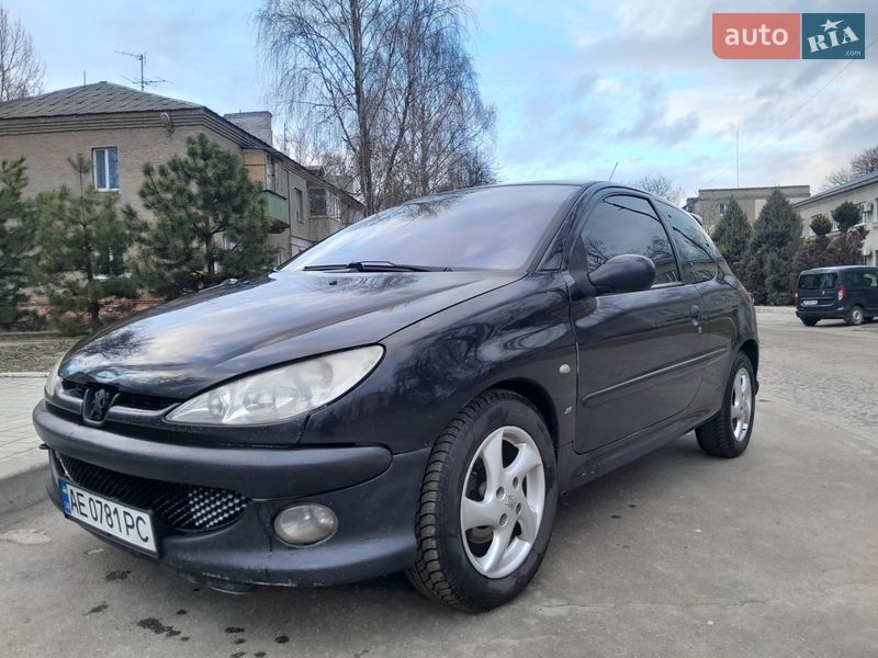 Хэтчбек Peugeot 206 2002 в Днепре фото Хэтчбек Peugeot 206 2002 в Днепре