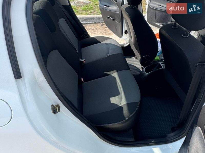 Хетчбек Peugeot 206 2006 в Сумах