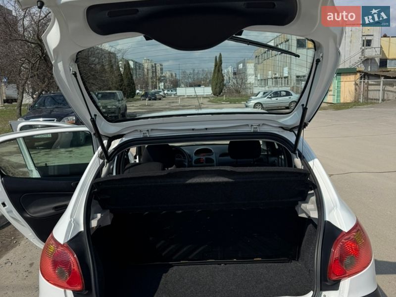 Хетчбек Peugeot 206 2006 в Сумах