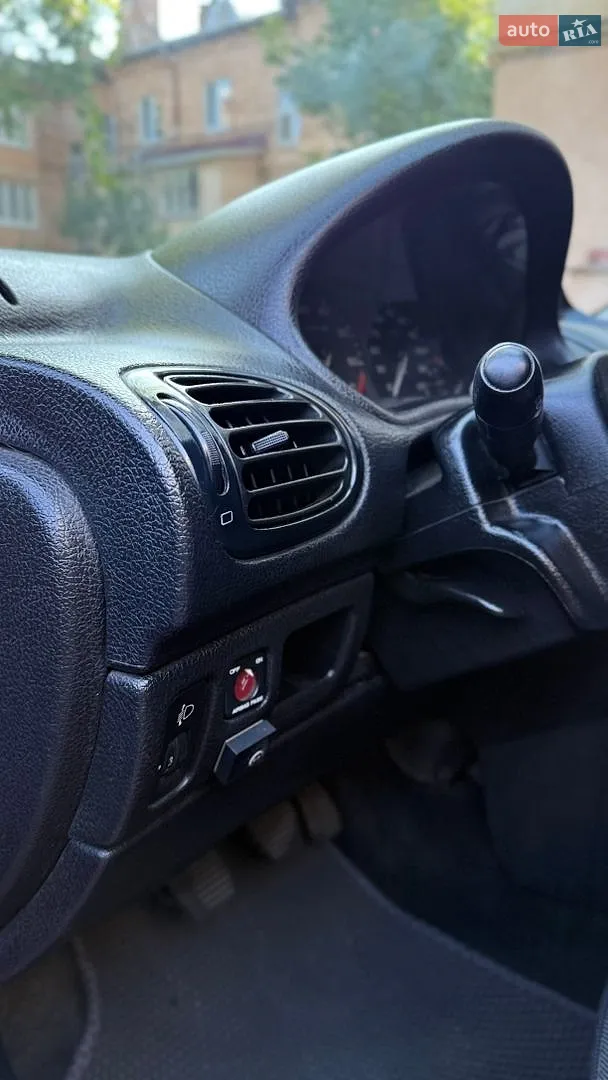 2010 Peugeot 206 - мініатюра 23