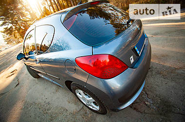 Хетчбек Peugeot 207 2006 в 