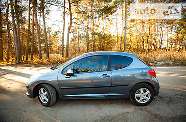 Хетчбек Peugeot 207 2006 в 