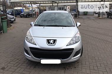 Хетчбек Peugeot 207 2010 в 