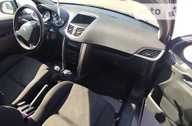 Хетчбек Peugeot 207 2008 в 