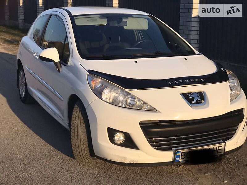 Хэтчбек Peugeot 207 2011 в Львове