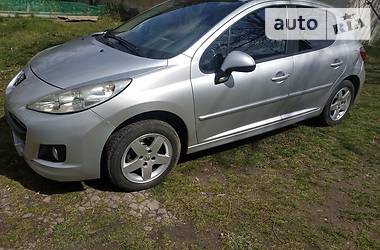 Хетчбек Peugeot 207 2010 в 