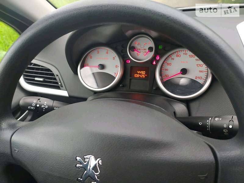 Хетчбек Peugeot 207 2010 в Києві