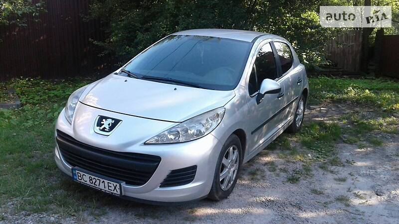 Хэтчбек Peugeot 207 2011 в Пустомытах