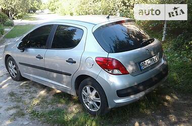 Хэтчбек Peugeot 207 2011 в Пустомытах