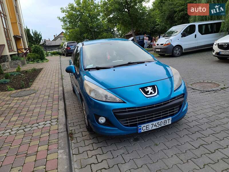 Хэтчбек Peugeot 207 2011 в Черновцах