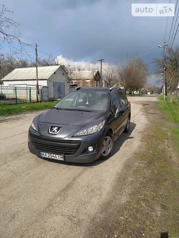 Универсал Peugeot 207 2010 в Харькове