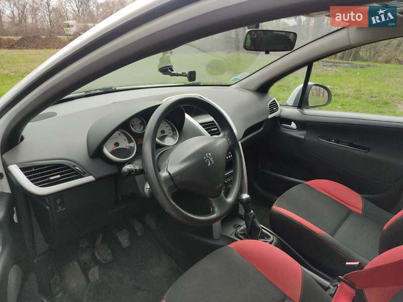 Универсал Peugeot 207 2010 в Пирятине
