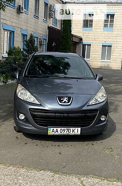 Хэтчбек Peugeot 207 2011 в Киеве