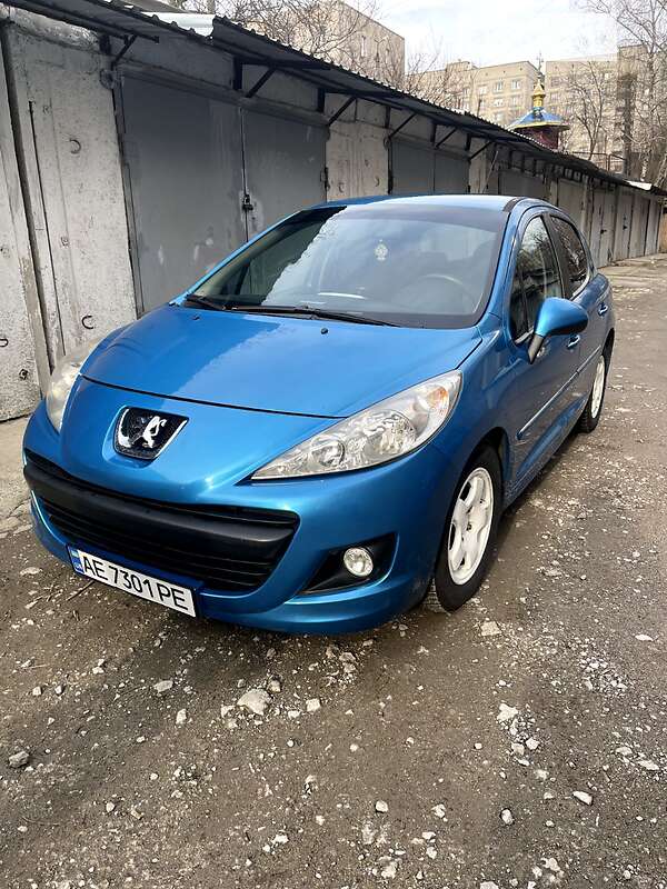 Хэтчбек Peugeot 207 2012 в Днепре