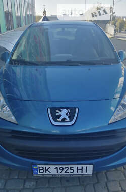 Хэтчбек Peugeot 207 2008 в Ровно