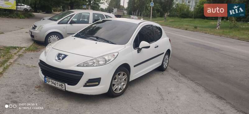 Хетчбек Peugeot 207 2010 в Запоріжжі