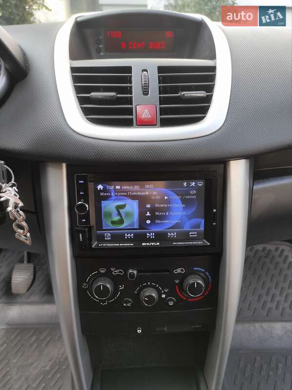 Хэтчбек Peugeot 207 2012 в Львове