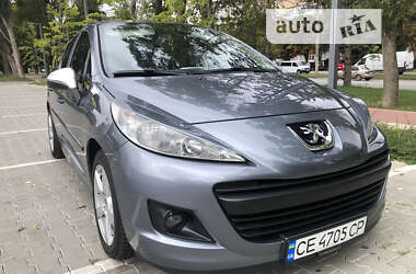 Хетчбек Peugeot 207 2010 в Чернівцях