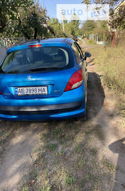 Хэтчбек Peugeot 207 2011 в 