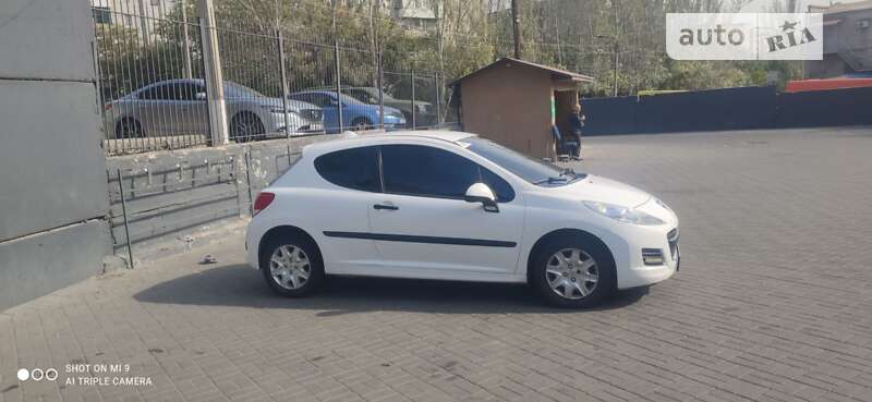 Хетчбек Peugeot 207 2010 в Запоріжжі